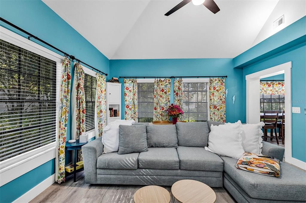 For Sale: $749,250 (5 beds, 4 baths, 4100 Square Feet)