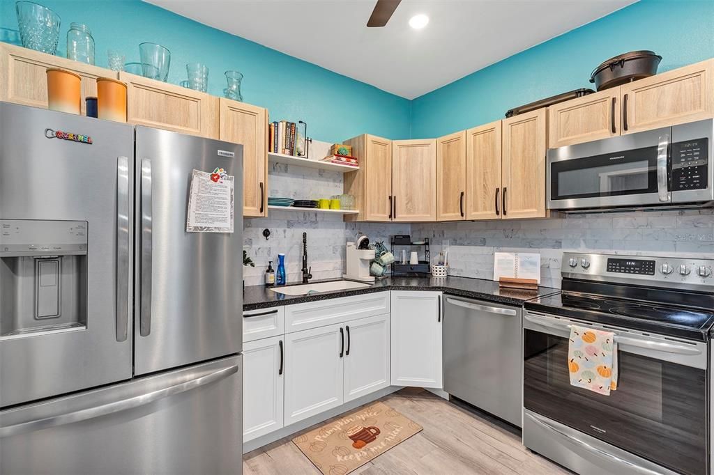 For Sale: $749,250 (5 beds, 4 baths, 4100 Square Feet)