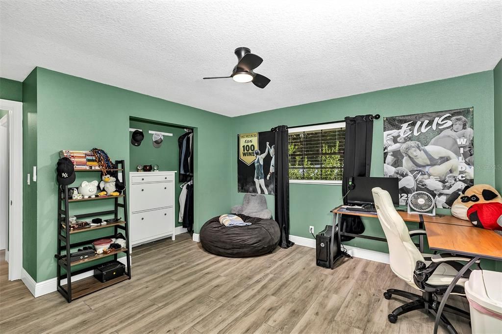 For Sale: $749,250 (5 beds, 4 baths, 4100 Square Feet)