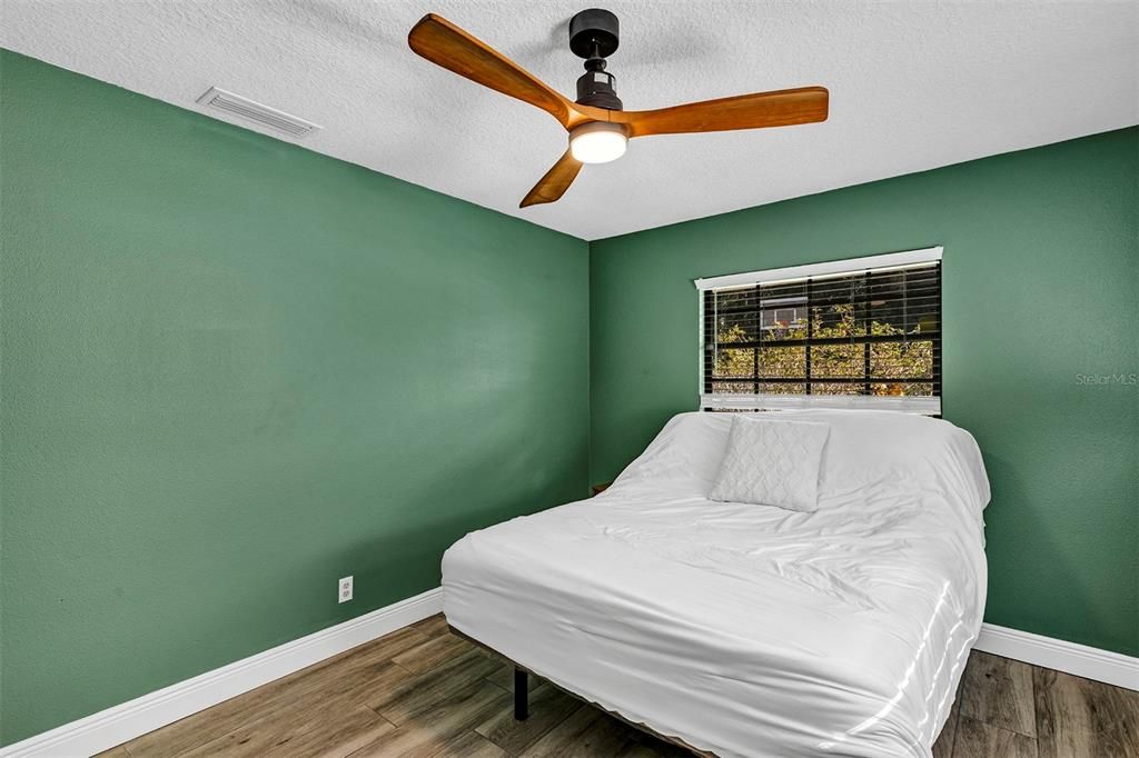 For Sale: $749,250 (5 beds, 4 baths, 4100 Square Feet)