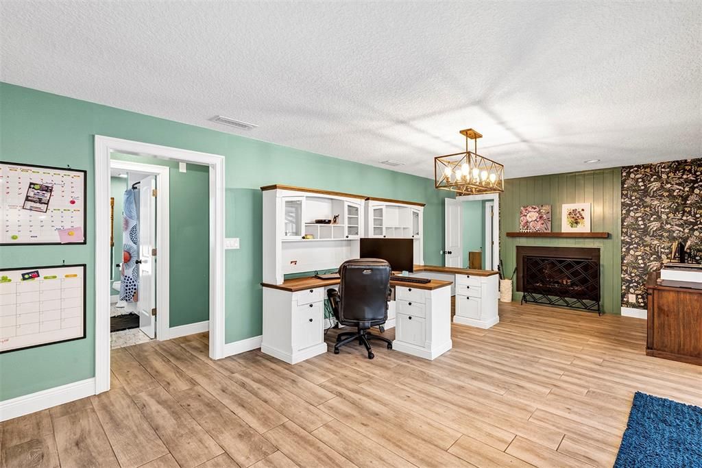 For Sale: $749,250 (5 beds, 4 baths, 4100 Square Feet)