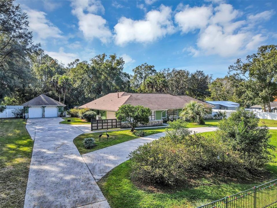 For Sale: $749,250 (5 beds, 4 baths, 4100 Square Feet)