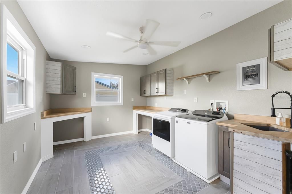 待售: $289,888 (2 贝兹, 2 浴室, 1429 平方英尺)