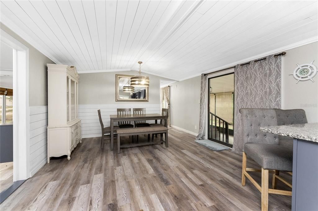 For Sale: $243,988 (3 beds, 2 baths, 1560 Square Feet)