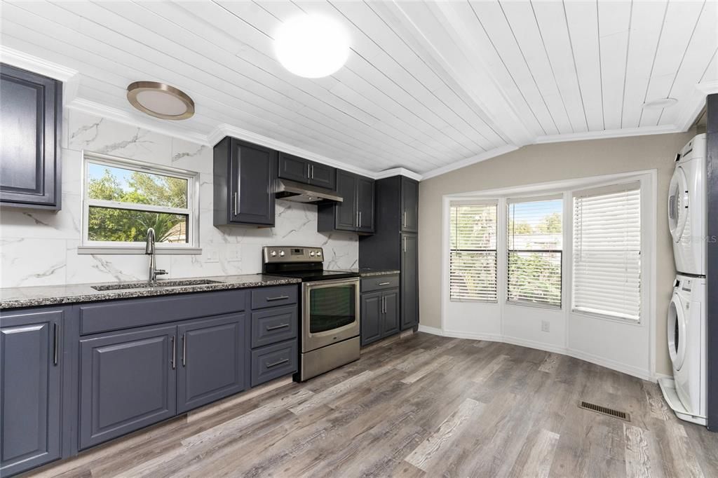 For Sale: $243,988 (3 beds, 2 baths, 1560 Square Feet)