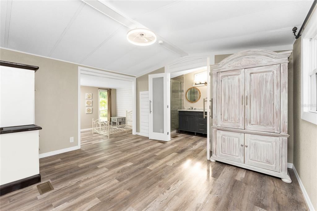 For Sale: $243,988 (3 beds, 2 baths, 1560 Square Feet)