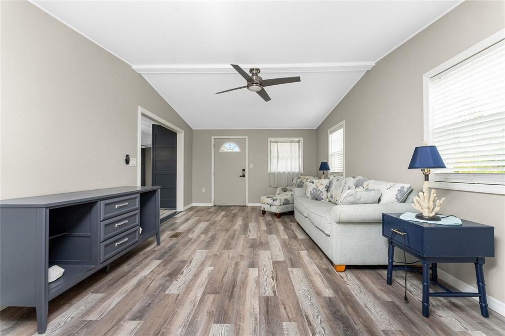 For Sale: $243,988 (3 beds, 2 baths, 1560 Square Feet)