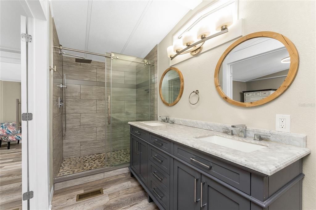 For Sale: $243,988 (3 beds, 2 baths, 1560 Square Feet)