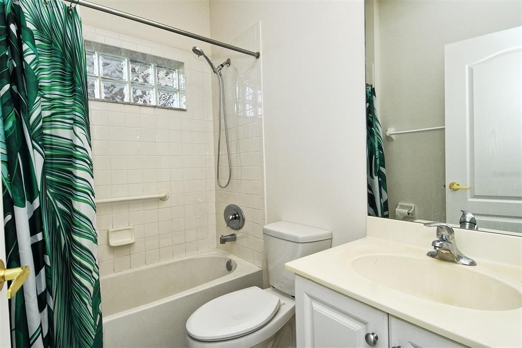 待售: $359,900 (2 贝兹, 2 浴室, 1572 平方英尺)