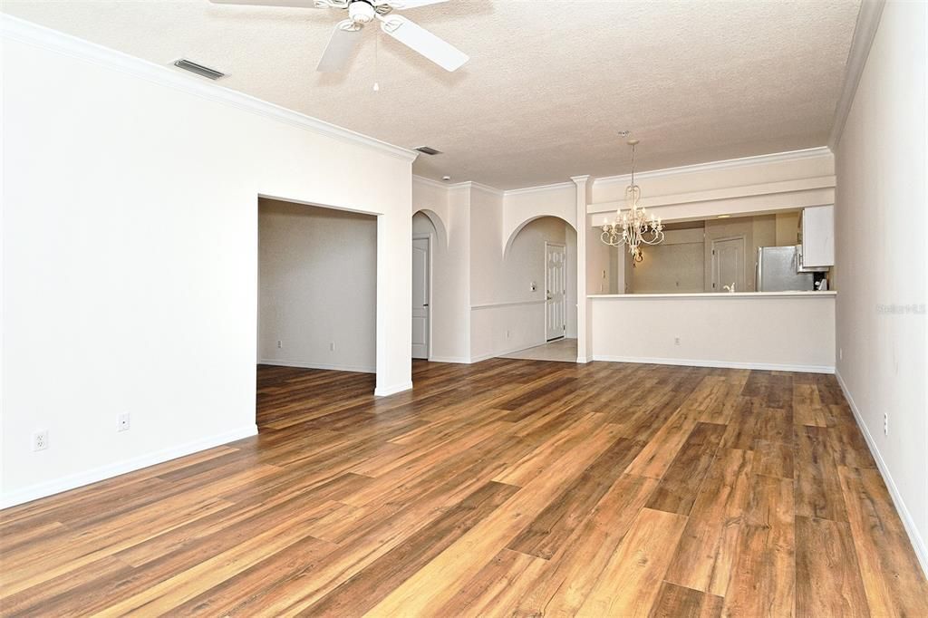 待售: $359,900 (2 贝兹, 2 浴室, 1572 平方英尺)