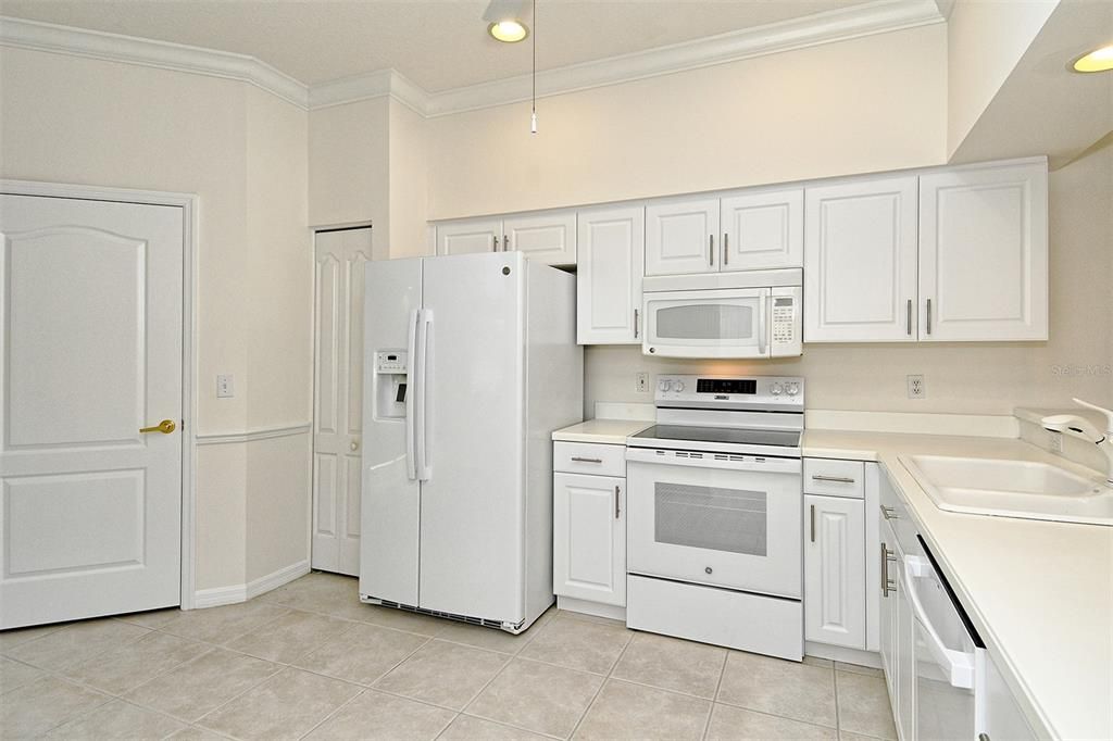 待售: $359,900 (2 贝兹, 2 浴室, 1572 平方英尺)