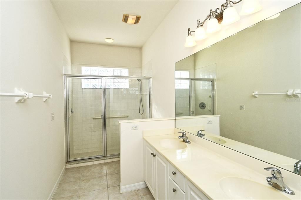 待售: $359,900 (2 贝兹, 2 浴室, 1572 平方英尺)