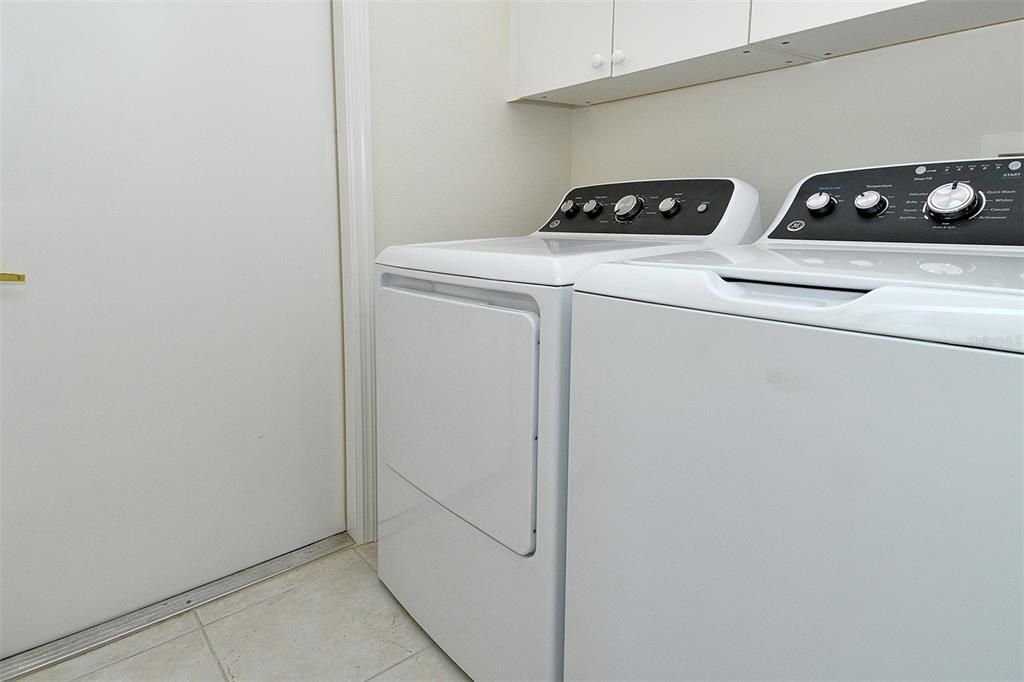 待售: $359,900 (2 贝兹, 2 浴室, 1572 平方英尺)