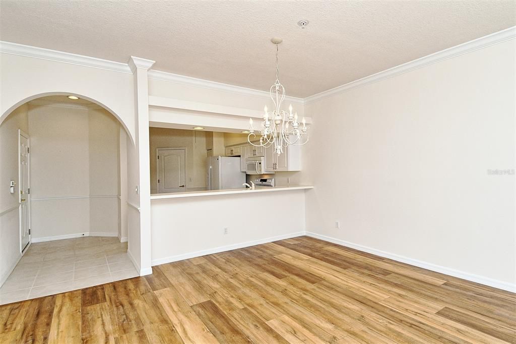 待售: $359,900 (2 贝兹, 2 浴室, 1572 平方英尺)