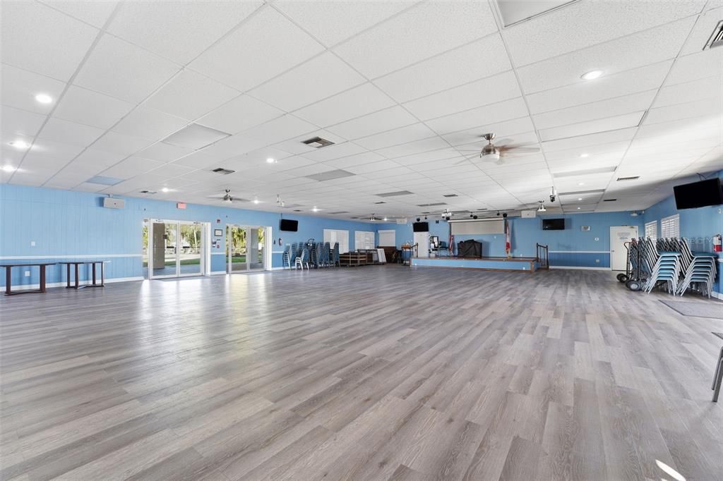 For Sale: $150,000 (2 beds, 2 baths, 1144 Square Feet)