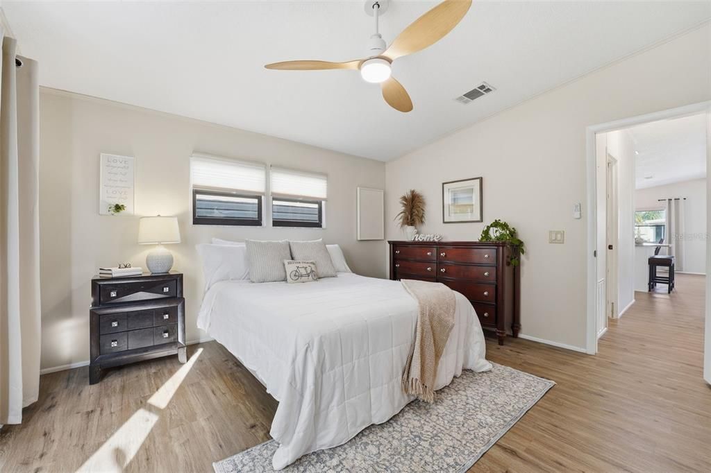 For Sale: $150,000 (2 beds, 2 baths, 1144 Square Feet)