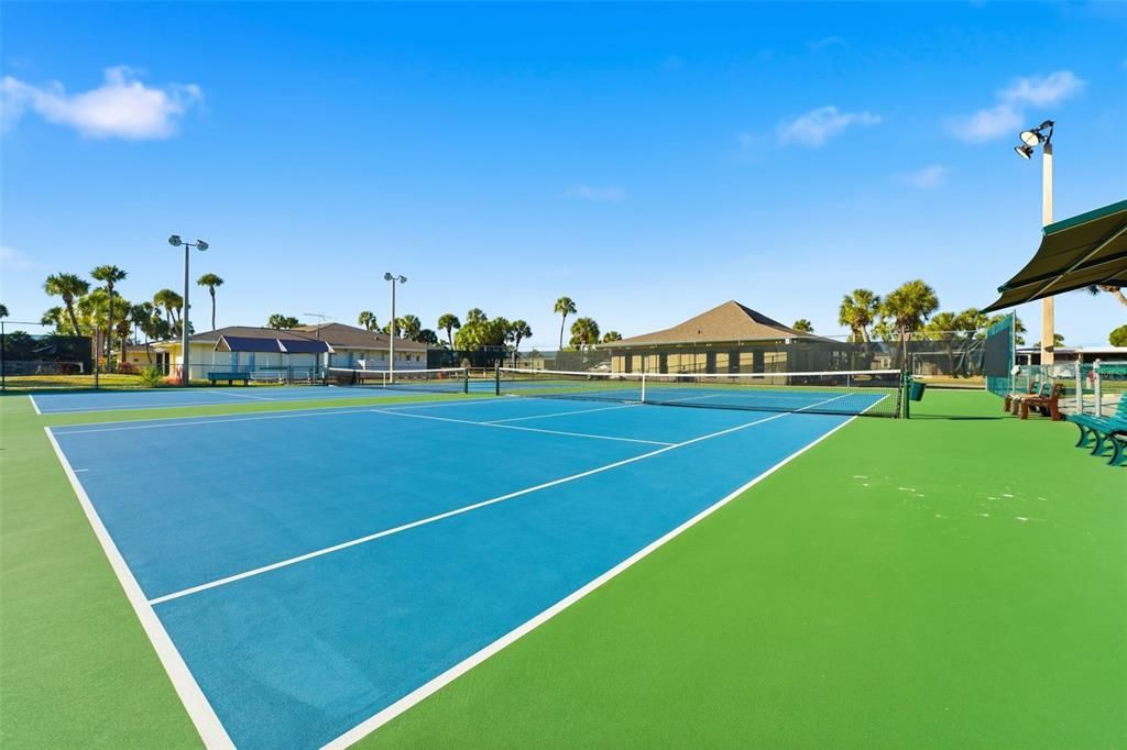 For Sale: $150,000 (2 beds, 2 baths, 1144 Square Feet)