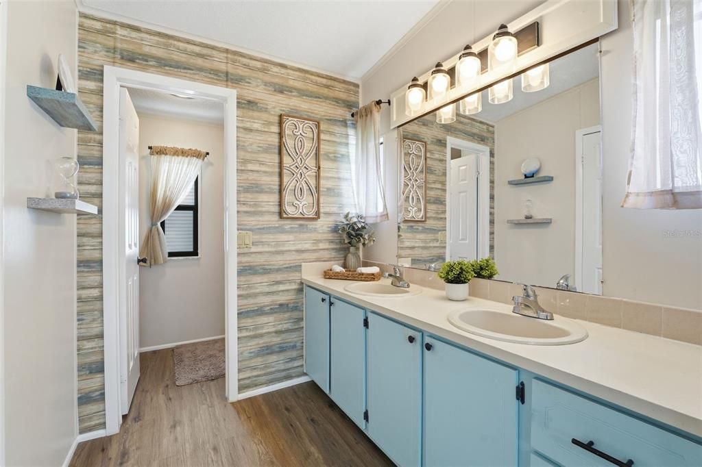 For Sale: $150,000 (2 beds, 2 baths, 1144 Square Feet)