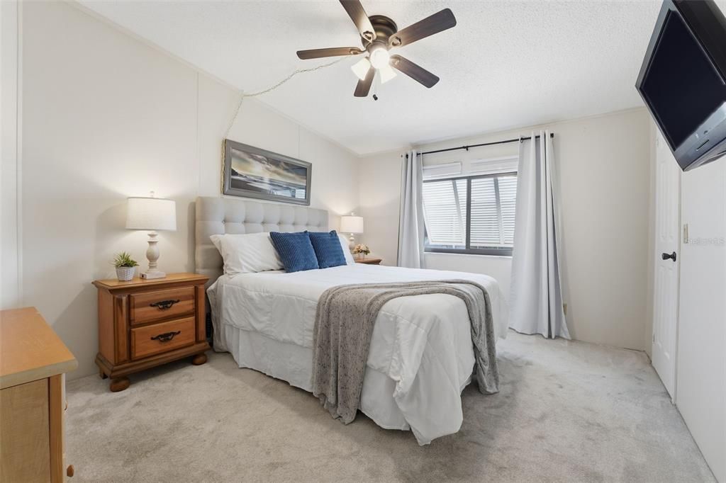 For Sale: $150,000 (2 beds, 2 baths, 1144 Square Feet)