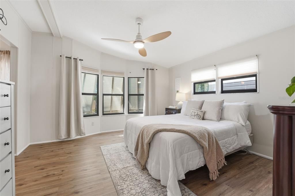 For Sale: $150,000 (2 beds, 2 baths, 1144 Square Feet)