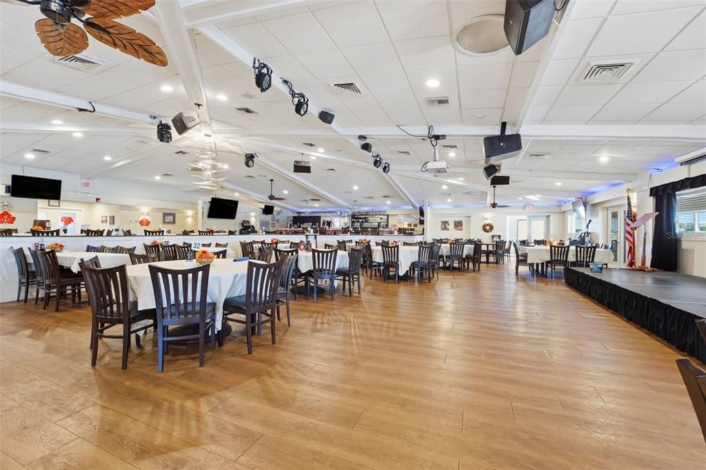 For Sale: $150,000 (2 beds, 2 baths, 1144 Square Feet)