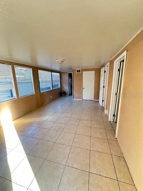 Activo con contrato: $250,000 (3 camas, 2 baños, 1072 Pies cuadrados)