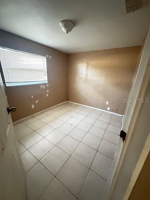 Activo con contrato: $250,000 (3 camas, 2 baños, 1072 Pies cuadrados)