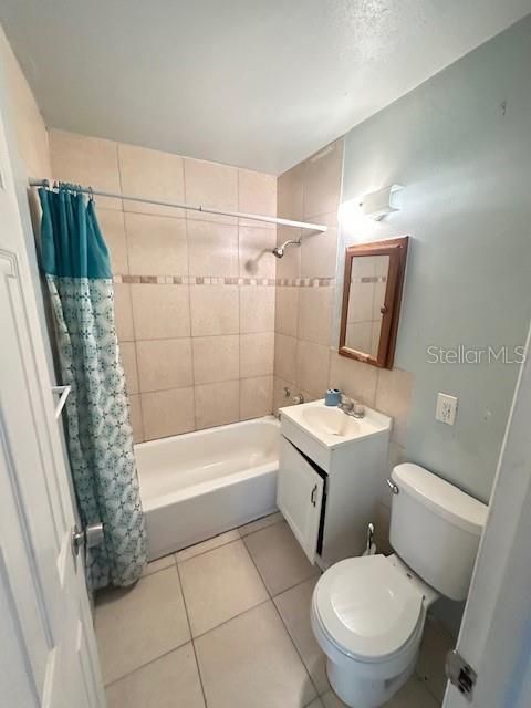 Activo con contrato: $250,000 (3 camas, 2 baños, 1072 Pies cuadrados)