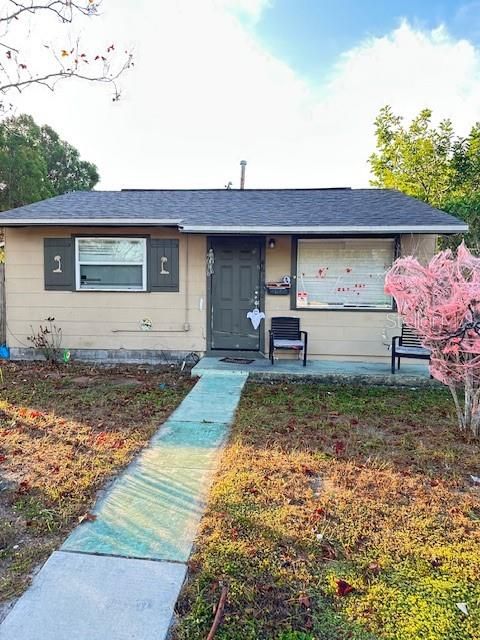 Activo con contrato: $250,000 (3 camas, 2 baños, 1072 Pies cuadrados)