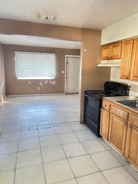 Activo con contrato: $250,000 (3 camas, 2 baños, 1072 Pies cuadrados)