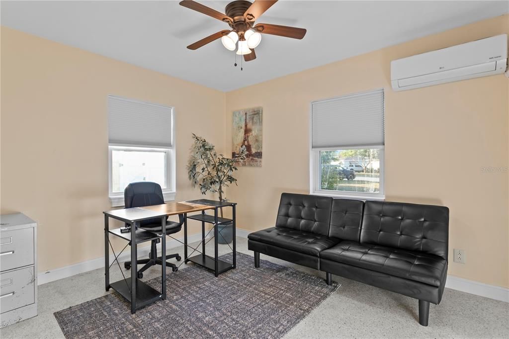 待售: $385,000 (3 贝兹, 2 浴室, 1139 平方英尺)