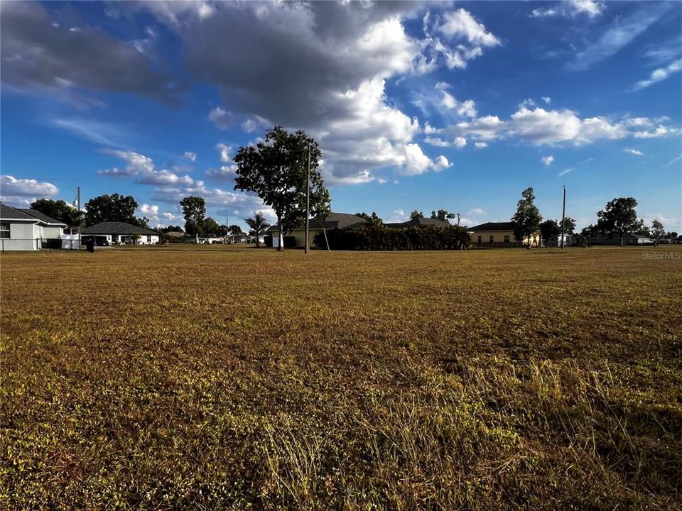 待售: $100,000 (0.44 acres)