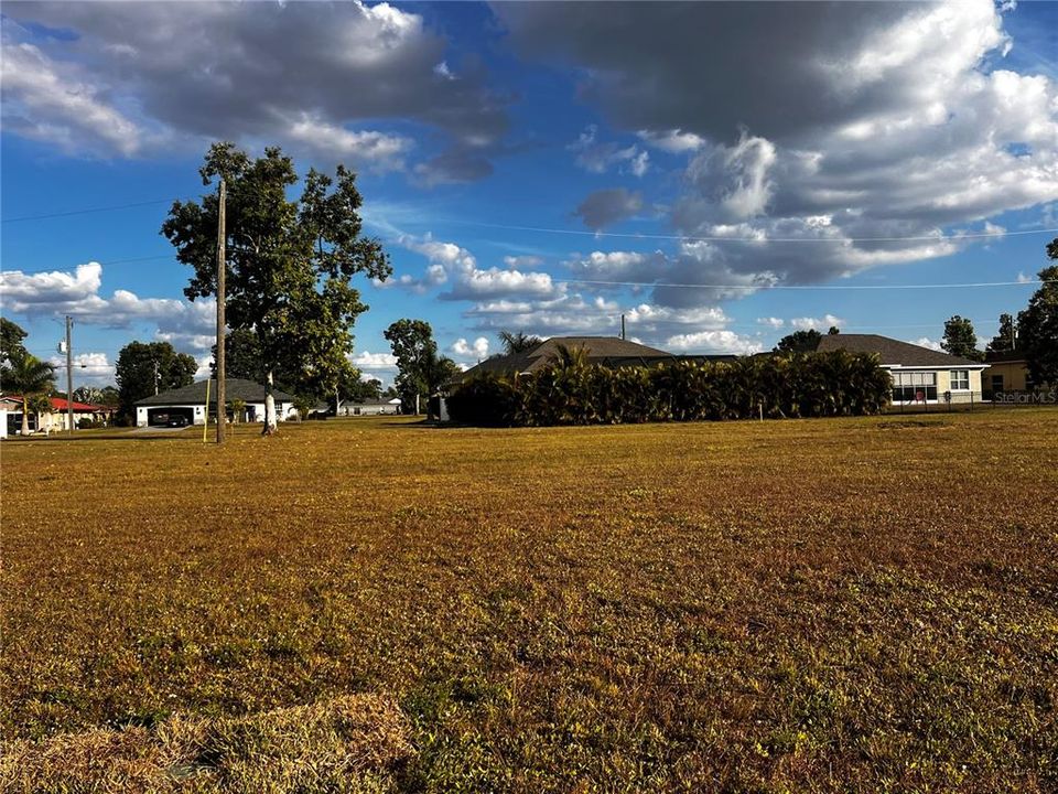 待售: $100,000 (0.44 acres)