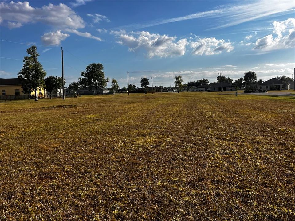 待售: $100,000 (0.44 acres)