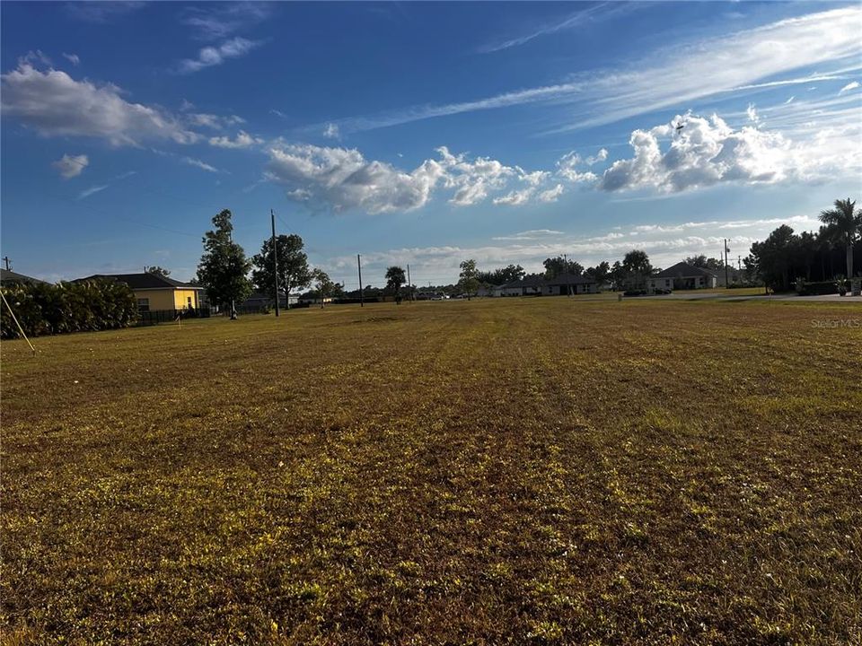 待售: $100,000 (0.44 acres)