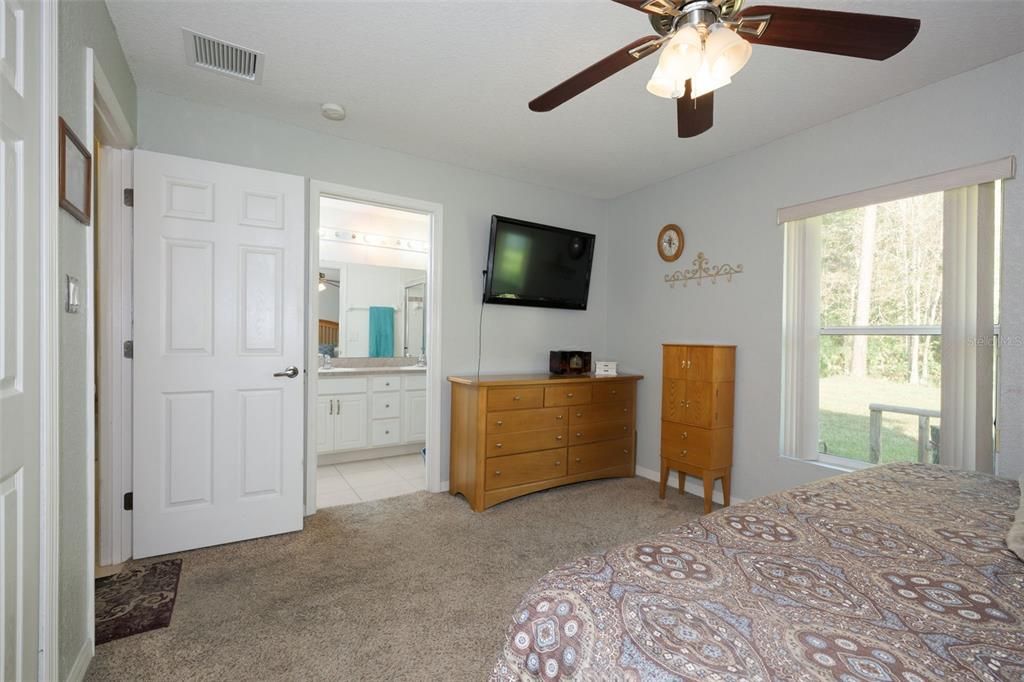 For Sale: $289,900 (3 beds, 2 baths, 1470 Square Feet)