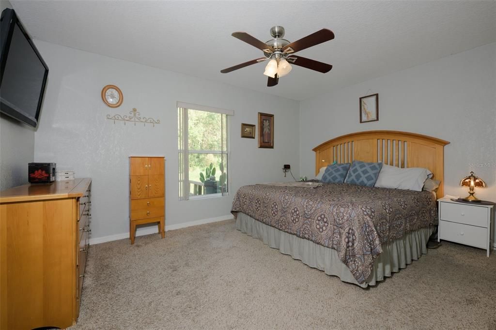 For Sale: $289,900 (3 beds, 2 baths, 1470 Square Feet)