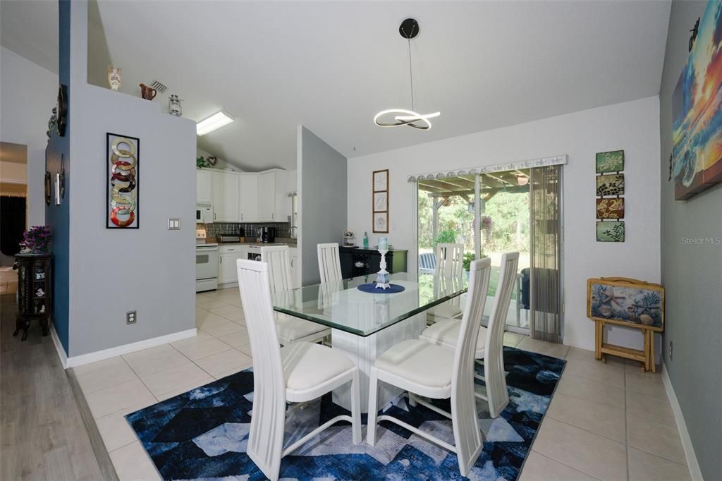 For Sale: $289,900 (3 beds, 2 baths, 1470 Square Feet)