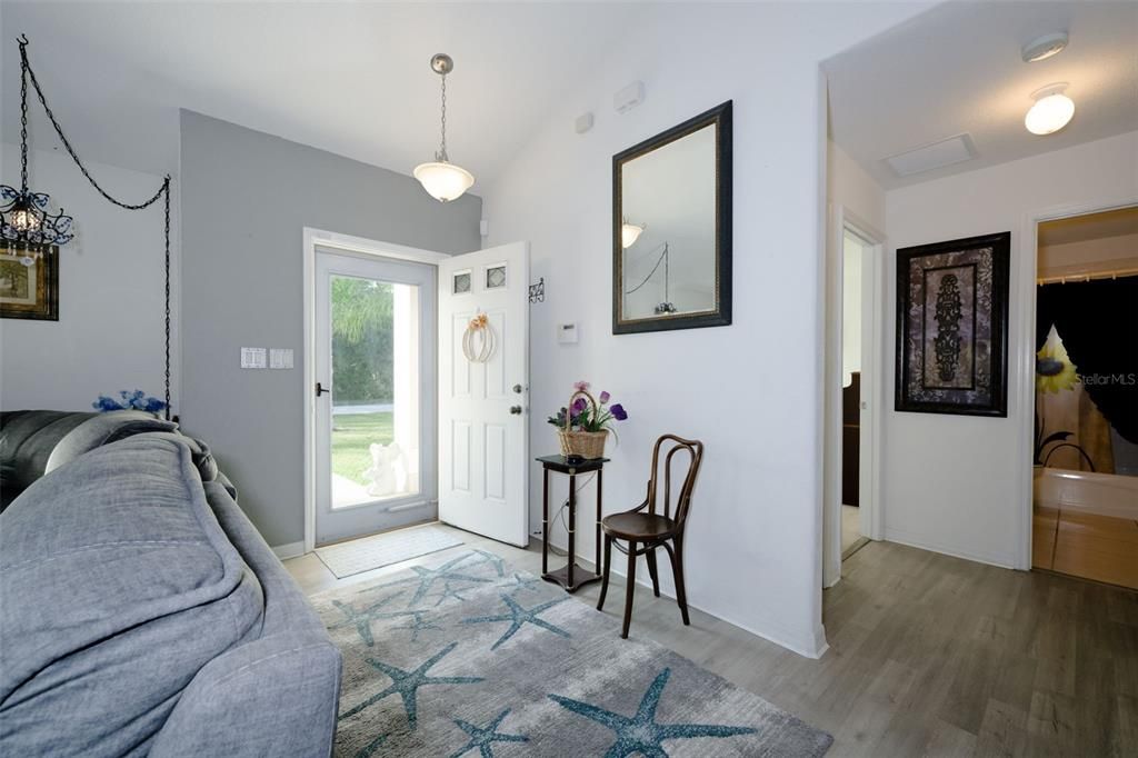 For Sale: $289,900 (3 beds, 2 baths, 1470 Square Feet)