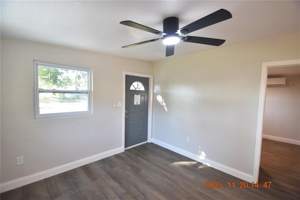 For Rent: $1,795 (3 beds, 1 baths, 816 Square Feet)