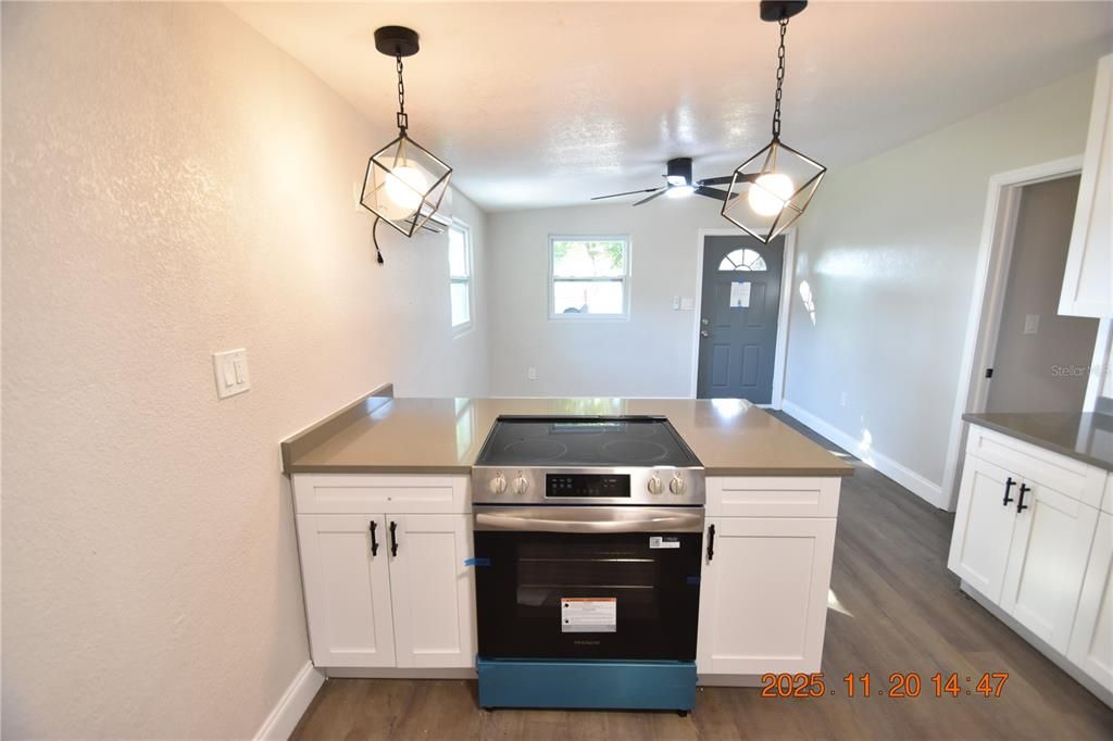 For Rent: $1,795 (3 beds, 1 baths, 816 Square Feet)