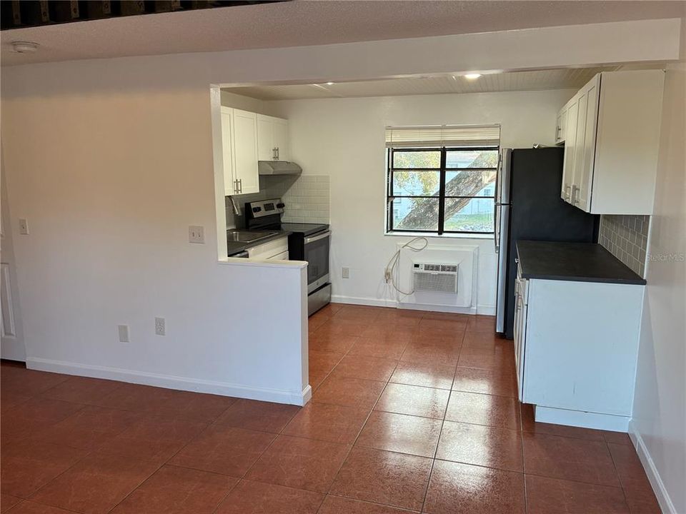 For Rent: $1,350 (1 beds, 1 baths, 480 Square Feet)