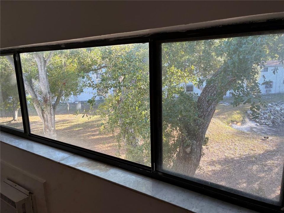 For Rent: $1,350 (1 beds, 1 baths, 480 Square Feet)