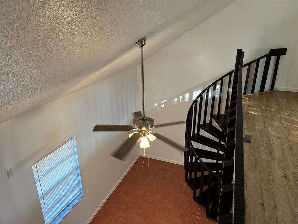 For Rent: $1,350 (1 beds, 1 baths, 480 Square Feet)