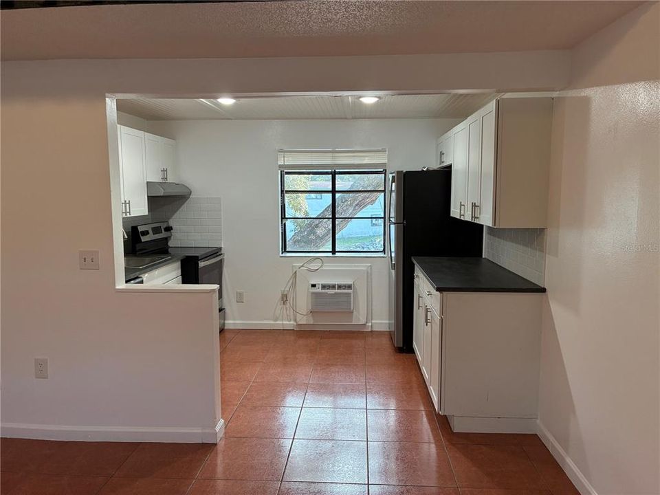 For Rent: $1,350 (1 beds, 1 baths, 480 Square Feet)