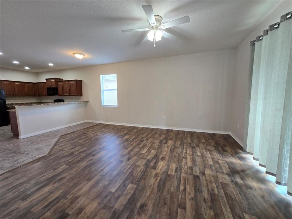 For Sale: $354,900 (4 beds, 2 baths, 1925 Square Feet)