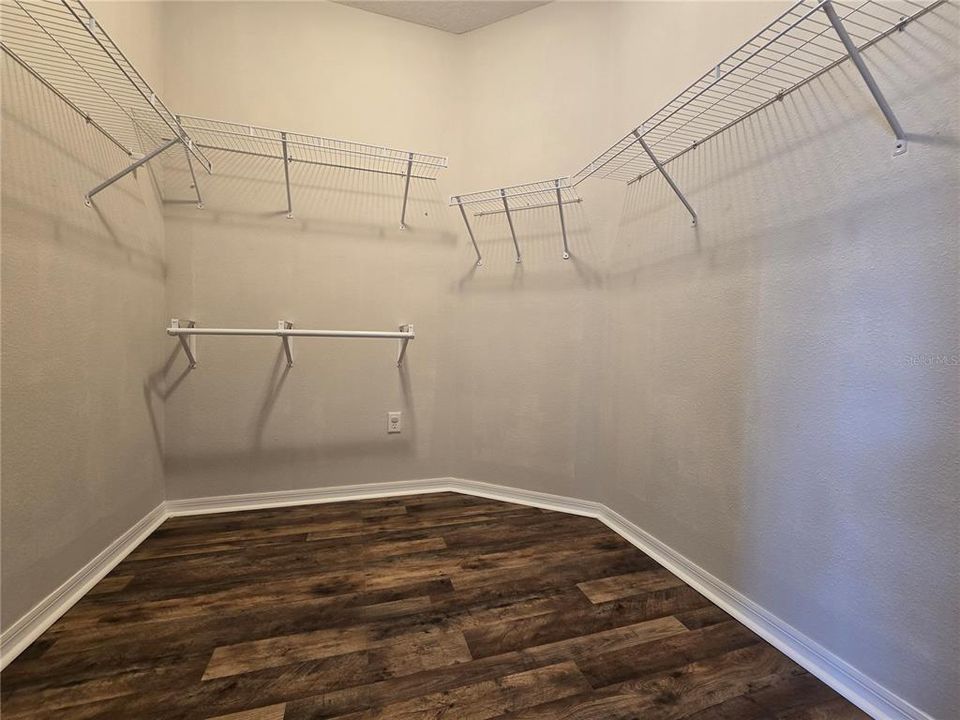 For Sale: $354,900 (4 beds, 2 baths, 1925 Square Feet)