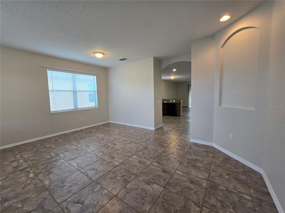 For Sale: $354,900 (4 beds, 2 baths, 1925 Square Feet)