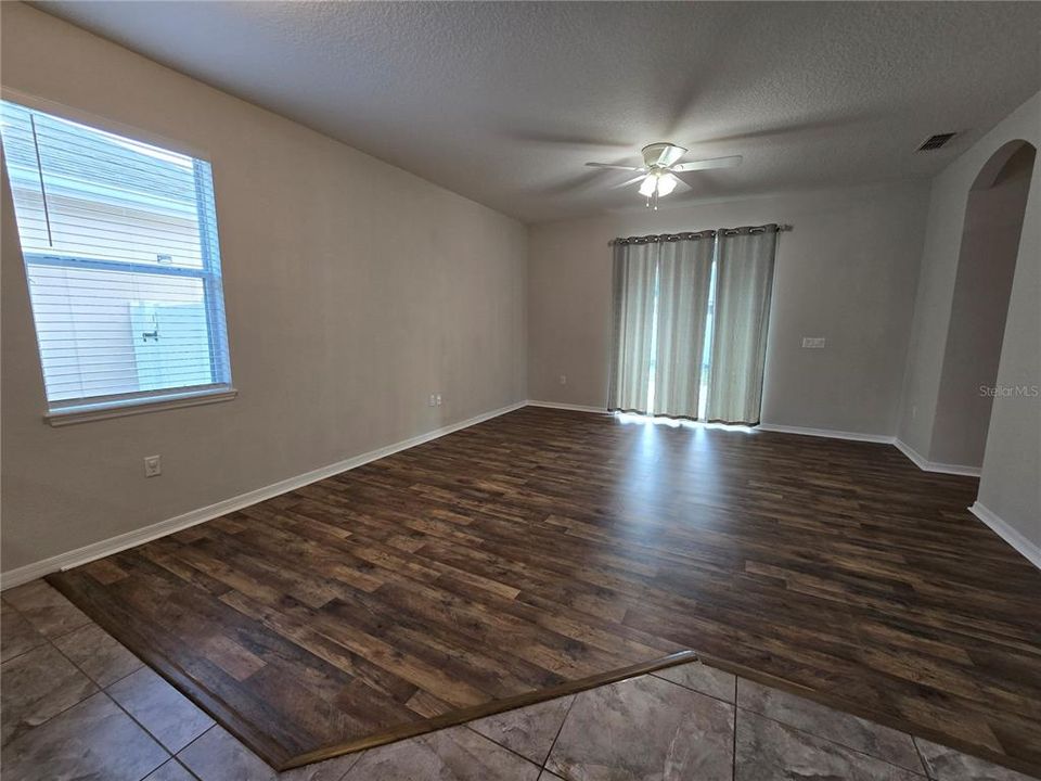 For Sale: $354,900 (4 beds, 2 baths, 1925 Square Feet)