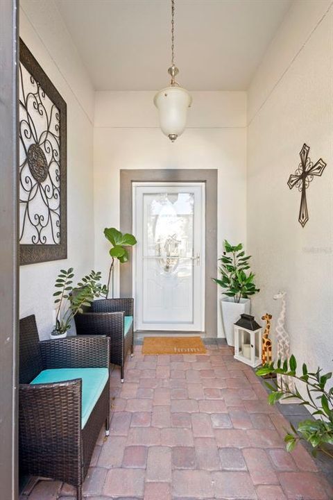 待售: $375,000 (4 贝兹, 2 浴室, 2017 平方英尺)